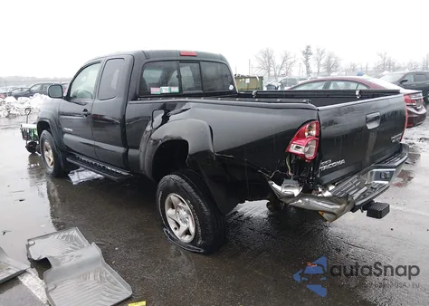 2005 Toyota Tacoma Prerunner V6 z USA, uszkodzony, nr VIN 5TETU62N65Z009273